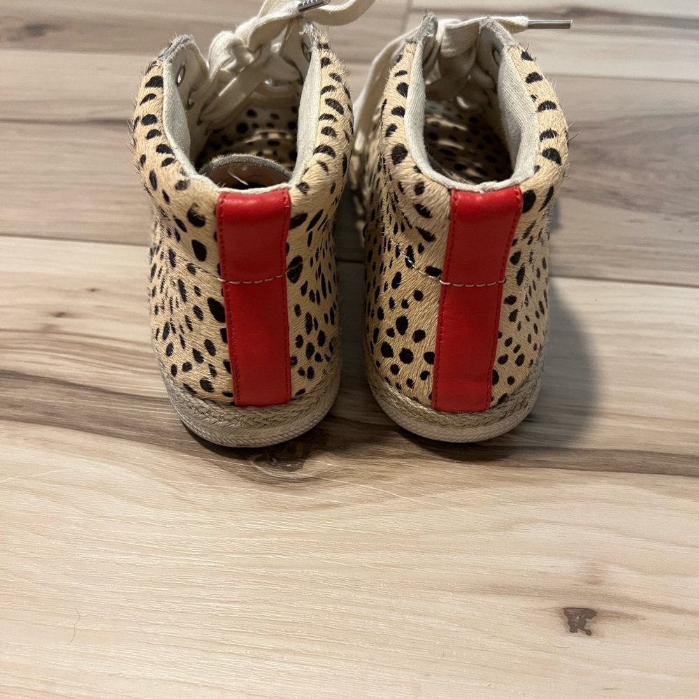 Dolce Vita Leopard Sneakers - Picture 5 of 6